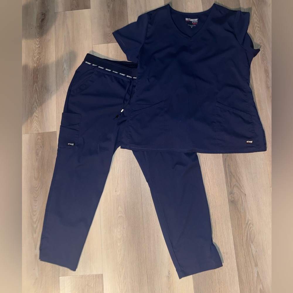 Grey's Anatomy Navy Blue Scrub set  Top and  bottoms